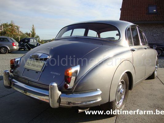 Daimler 2500 V8 RHD (1960)