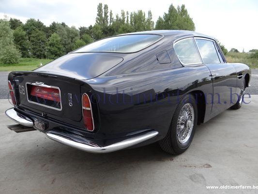 Aston Martin  DB 6  (1967)