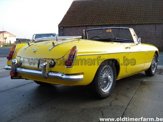 MG  B Yellow LHD 1966 (1966)