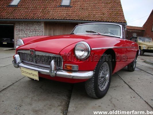 MG B red LHD (1965)