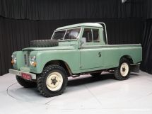 Land Rover 109 Series 3 '72