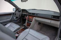 Mercedes-Benz E 220 Cabriolet '94 (1994)