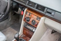 Mercedes-Benz E 220 Cabriolet '94 (1994)