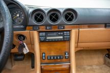 Mercedes-Benz 380 SL + hardtop '82 (1982)