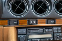 Mercedes-Benz 380 SL + hardtop '82 (1982)