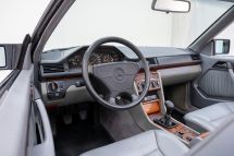 Mercedes-Benz 220 E '94 (1994)