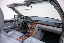 Mercedes-Benz 220 E '94 (1994)