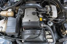 Mercedes-Benz 220 E '94 (1994)