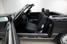 Mercedes-Benz 560 SL '88 (1988)