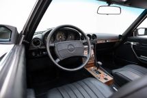 Mercedes-Benz 560 SL '88 (1988)