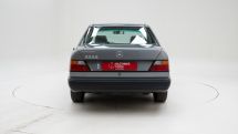 Mercedes-Benz 230E '88 (1988)