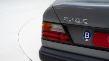 Mercedes-Benz 230E '88 (1988)