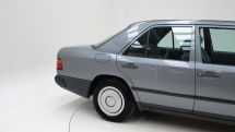 Mercedes-Benz 230E '88 (1988)