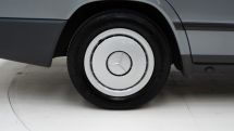 Mercedes-Benz 230E '88 (1988)