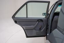 Mercedes-Benz 230E '88 (1988)