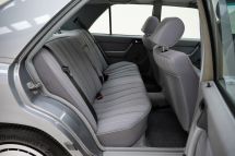 Mercedes-Benz 230E '88 (1988)