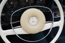 Mercedes-Benz 450 SL '79 (1979)