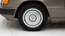 Mercedes-Benz 230 CE '88 (1988)