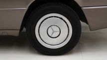 Mercedes-Benz 230 CE '88 (1988)