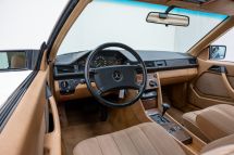 Mercedes-Benz 230 CE '88 (1988)