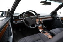 Mercedes-Benz 230 CE '91 (1991)