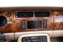 Jaguar XK 8 4.0 '2000 (2000)
