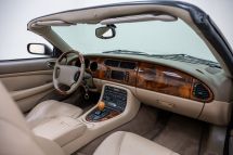 Jaguar XK 8 4.0 '2000 (2000)
