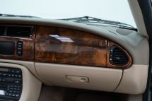 Jaguar XK 8 4.0 '2000 (2000)