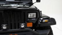 Jeep Wrangler RestoMod '90 (1990)