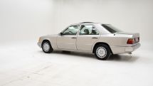 Mercedes-Benz 300 E '92 (1992)