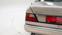 Mercedes-Benz 300 E '92 (1992)
