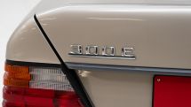 Mercedes-Benz 300 E '92 (1992)