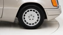 Mercedes-Benz 300 E '92 (1992)