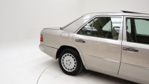 Mercedes-Benz 300 E '92 (1992)