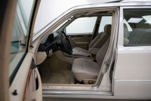 Mercedes-Benz 300 E '92 (1992)