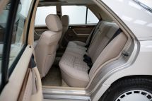 Mercedes-Benz 300 E '92 (1992)