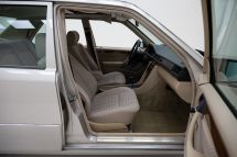 Mercedes-Benz 300 E '92 (1992)