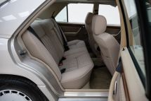 Mercedes-Benz 300 E '92 (1992)